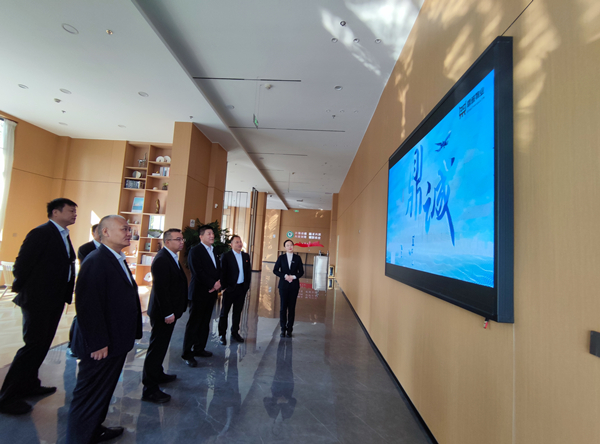 公司黨委書記、董事長王高峰一行...