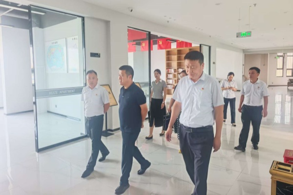 集團(tuán)領(lǐng)導(dǎo)赴鼎誠(chéng)物業(yè)公司調(diào)研指導(dǎo)...